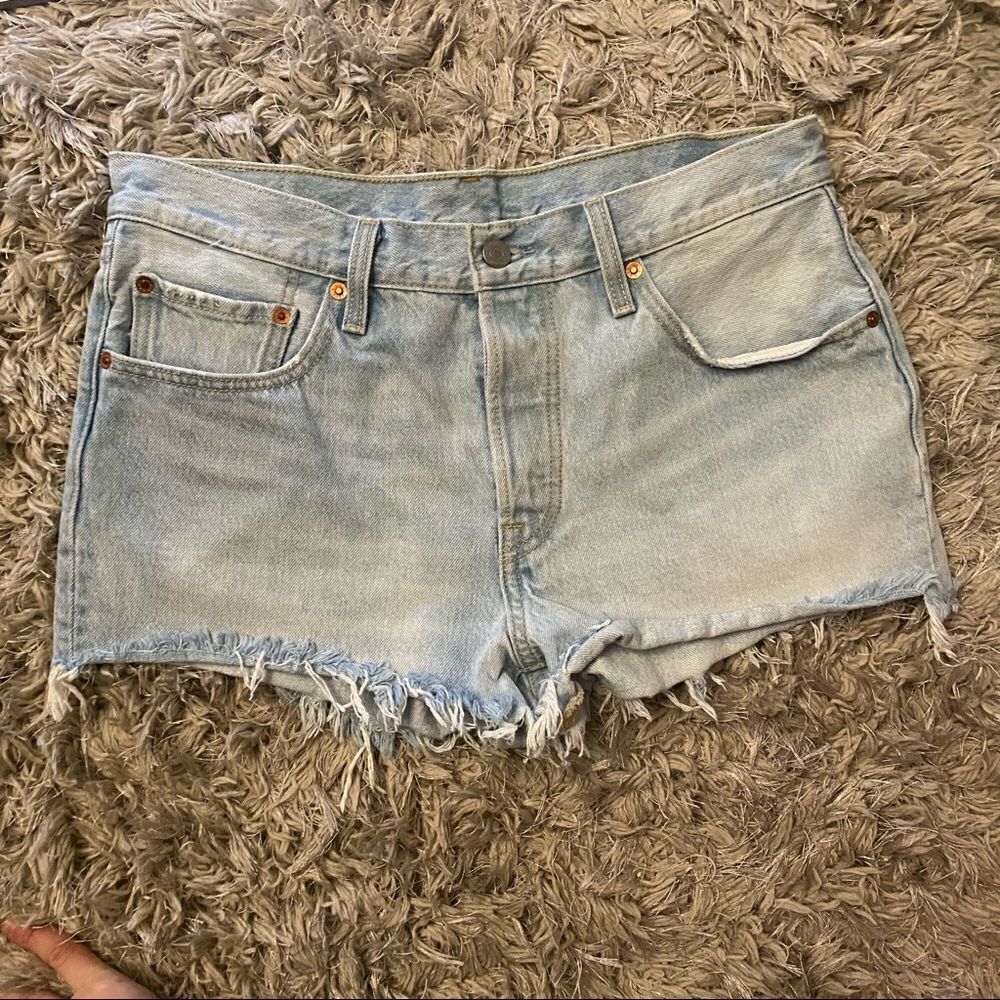 Levi’s button-fly shorts w30